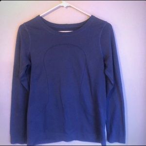 long sleeved Lululemon shirt